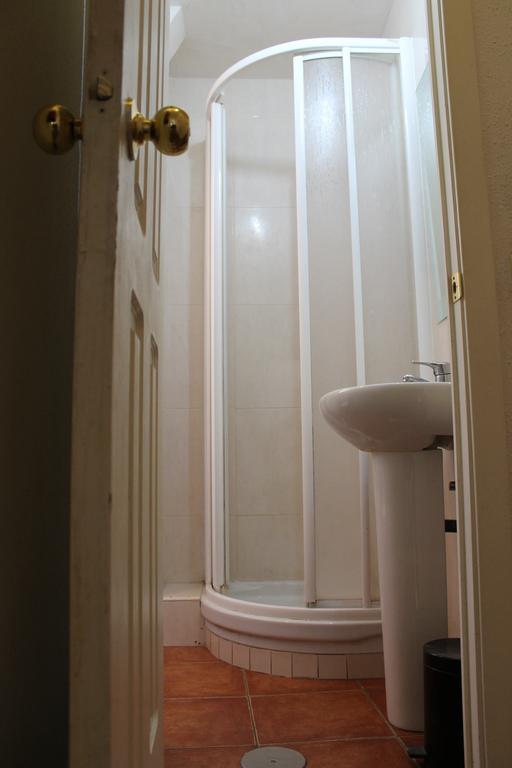 Hostal Graciela Μαδρίτη Εξωτερικό φωτογραφία