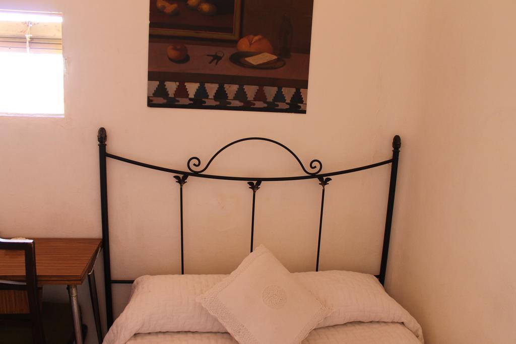 Hostal Graciela Μαδρίτη Δωμάτιο φωτογραφία