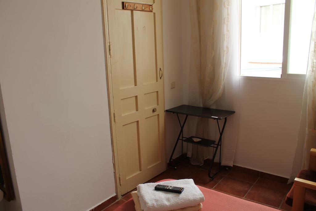 Hostal Graciela Μαδρίτη Δωμάτιο φωτογραφία
