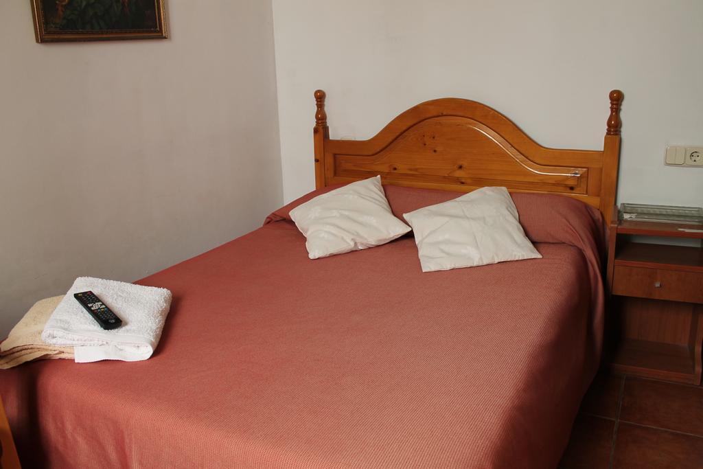 Hostal Graciela Μαδρίτη Δωμάτιο φωτογραφία