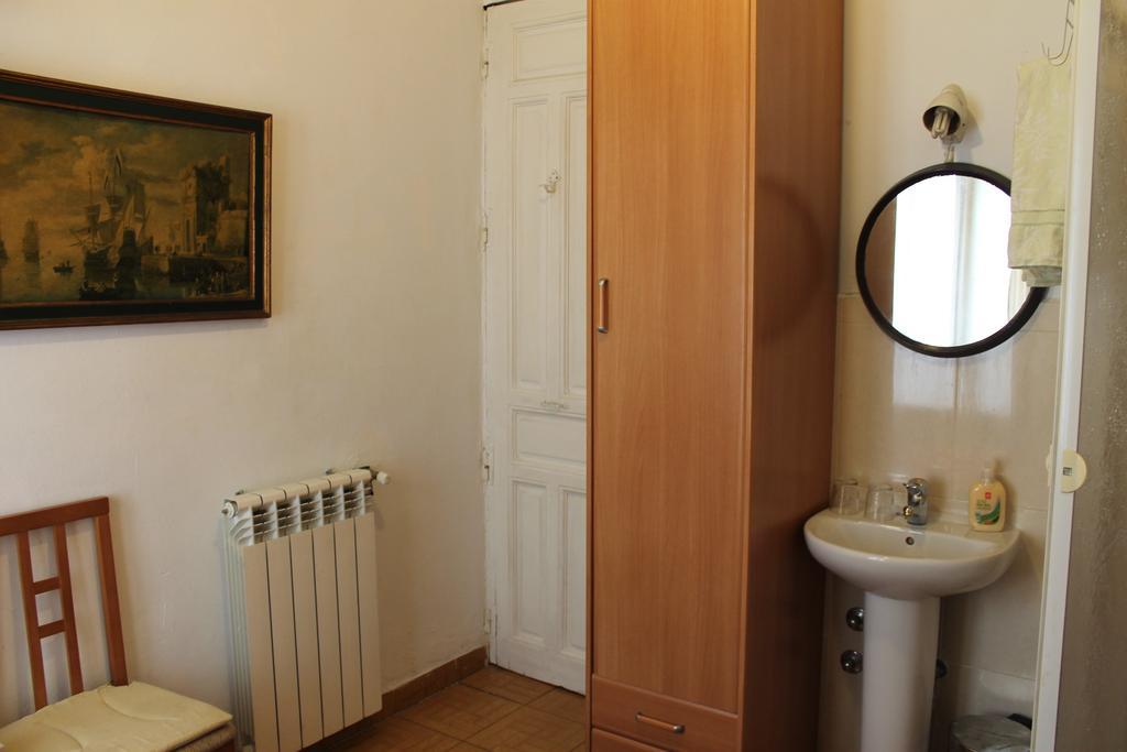 Hostal Graciela Μαδρίτη Δωμάτιο φωτογραφία