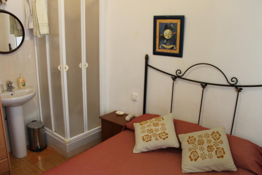 Hostal Graciela Μαδρίτη Δωμάτιο φωτογραφία
