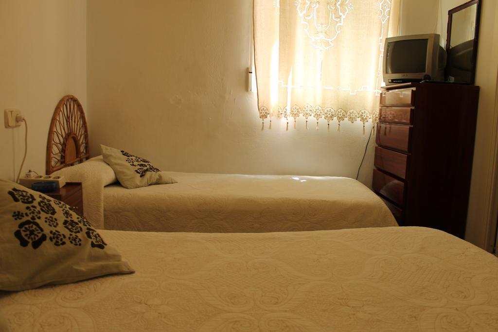 Hostal Graciela Μαδρίτη Δωμάτιο φωτογραφία